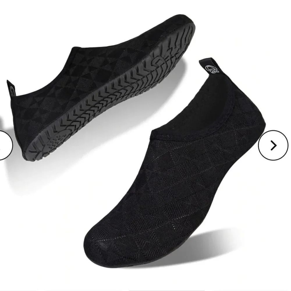 BRAND NEW WATER SOCKS CX-LTJH
